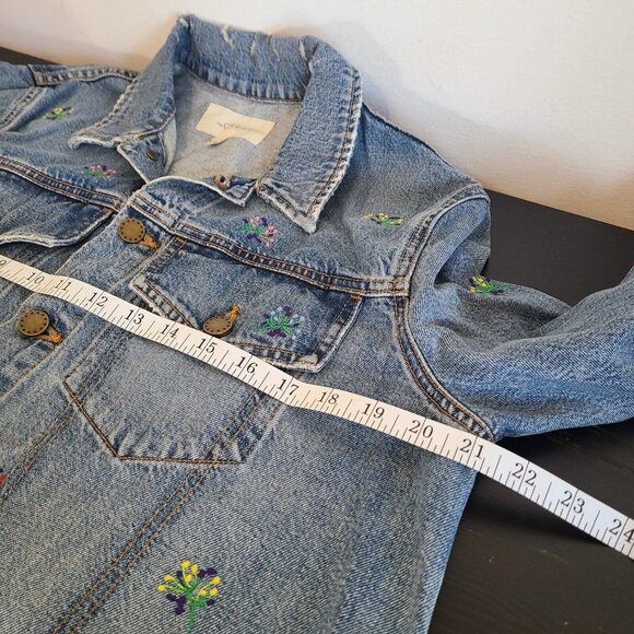 The GREAT. The Boxy Jean Jacket Flower Embroidery Slightly Distressed Size 1 - Picture 9 of 11
